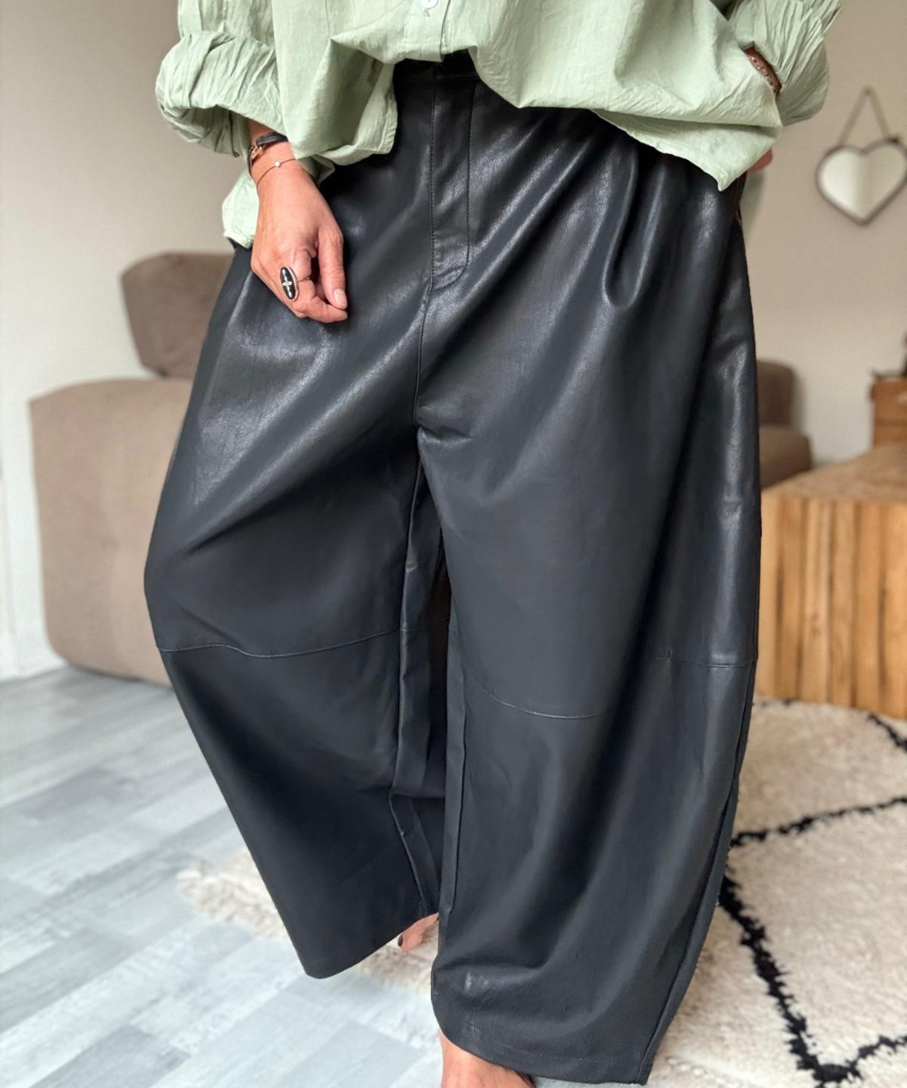 PANTALON LARGE EN SIMILI CUIR LOLA
