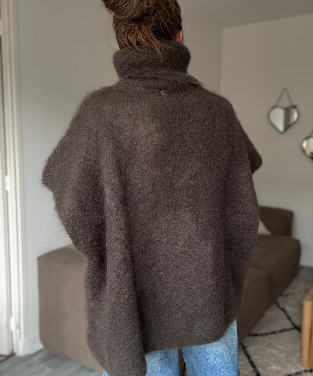 PULL COL ROULÉ SANS MANCHES MILA