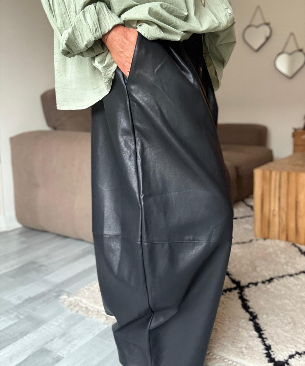 PANTALON LARGE EN SIMILI CUIR LOLA